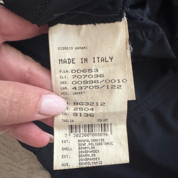Unisex Giorgio Armani Nylon Jacket, Leather Piping detail size L (Italian 52) - Picture 7 of 16
